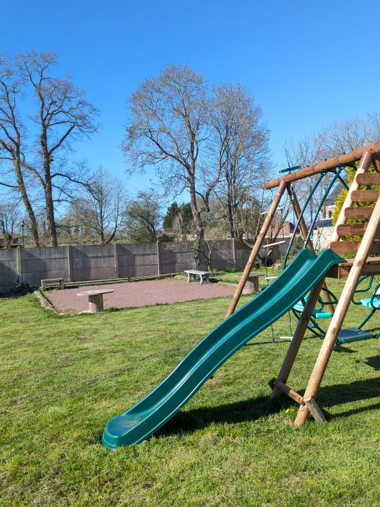 jeux pour enfants et terrain de pétanque jeux pour enfants et terrain de pétanque