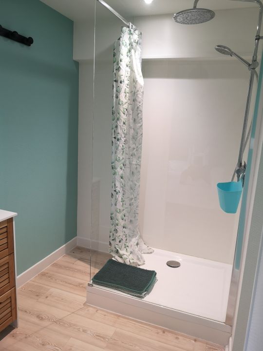 douche de la chambre le Lin douche de la chambre le Lin
