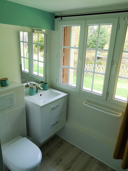toilette de la chambre le Lin<br /> toilette de la chambre le Lin<br />