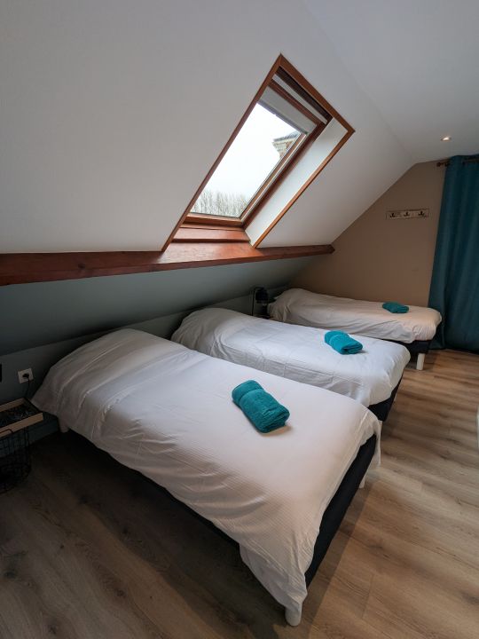 chambre 3 personnes : version 3 lits simples chambre 3 personnes : version 3 lits simples