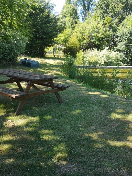 espace détente autour de l'étang espace détente autour de l'étang