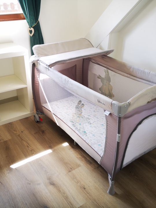 matériel bébé à disposition : lit, chaise haute matériel bébé à disposition : lit, chaise haute